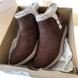 Clarks Cloudsteppers brown boots faux fur sz 9 *new*
